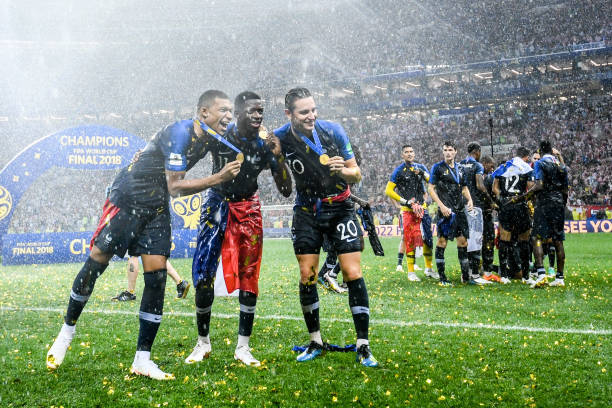 再次向世界 再次向世界